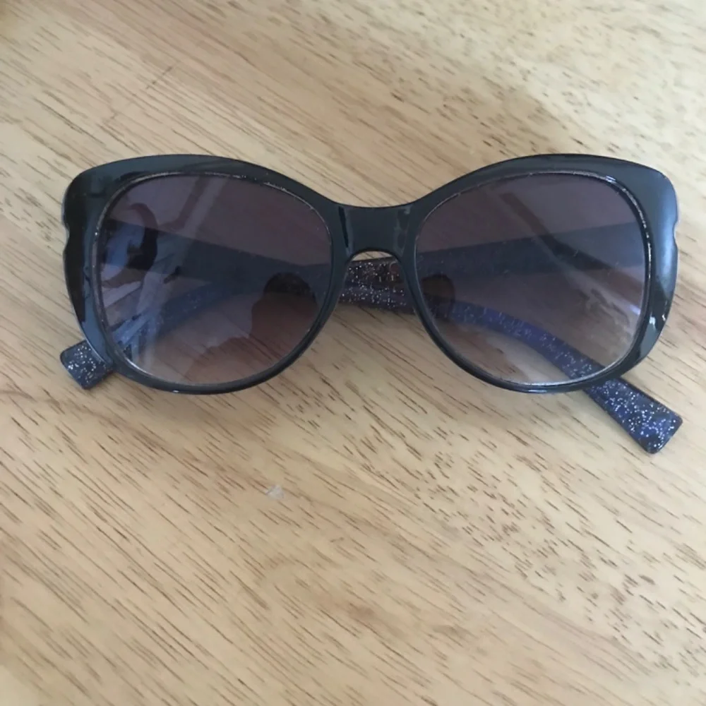 Betsey Johnson Women’s Black Glittered Sunglasses
